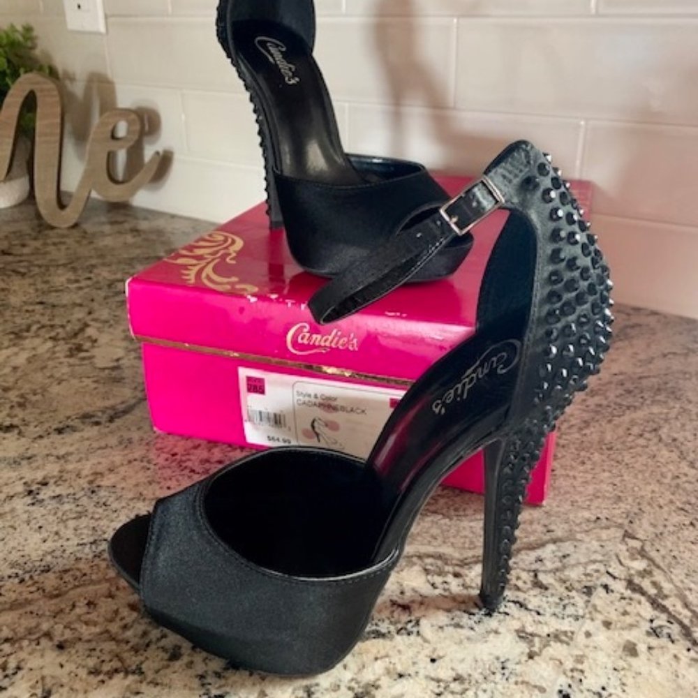 Candies  Cadaphne Black Heels Size 7